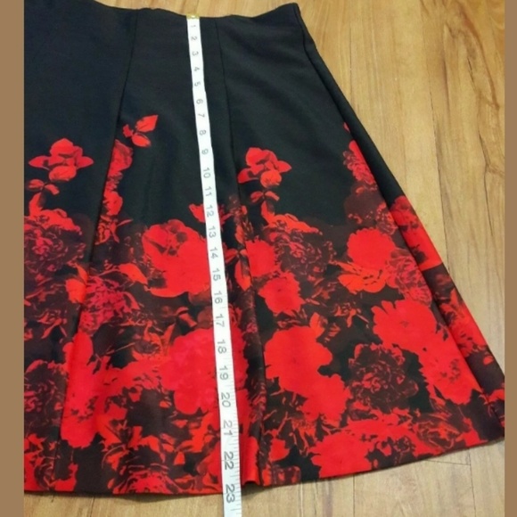 NYCC NEW YORK Clothing Co Black Red Skirt - Picture 5 of 6